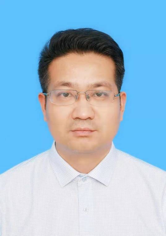 刘纪春（怀远县教育体育局党委书记、局长）