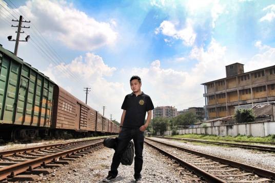冯晓峰(广州赏色文化传播有限公司旗下艺人)