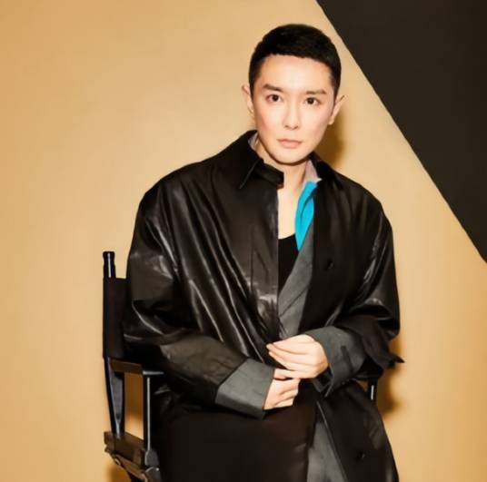刘冲(《Vogue服饰与美容》编辑总监)