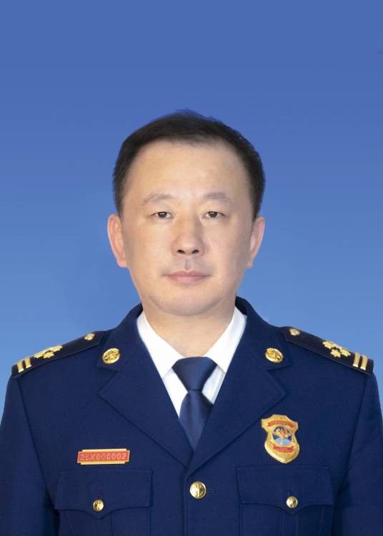 王星（辽宁省消防救援总队党委书记、政治委员）