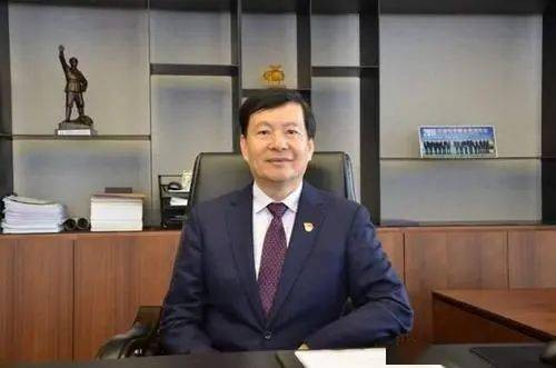 冯小华（广西洋浦南华糖业集团股份有限公司董事长）