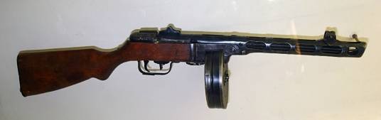 PPSh41冲锋枪（苏联1941年研制装备冲锋枪）