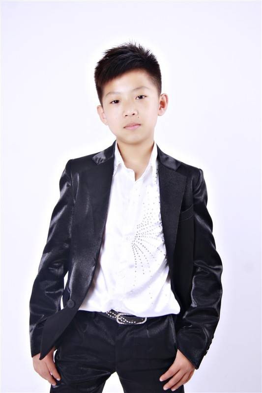 许艺骞（中国男歌手）
