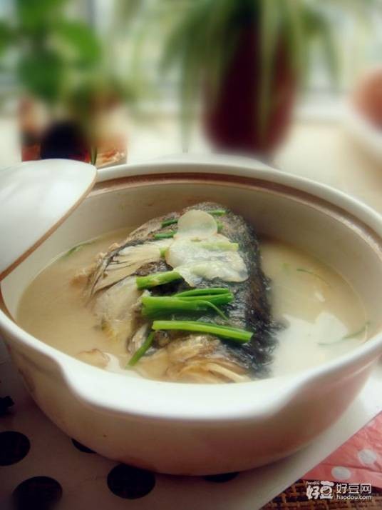 天麻煲鱼头
