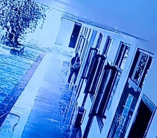 2024年信阳女子住酒店被刷开房门事件