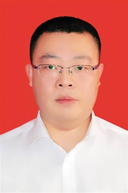 欧阳健承