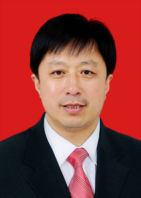 秦峰（山西省吕梁市岚县县委原常委、纪委原书记，监委原主任）