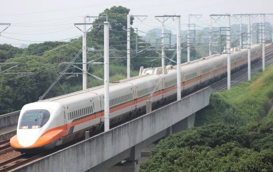台湾高速铁路700T型电力动车组