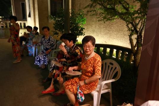 重回民国