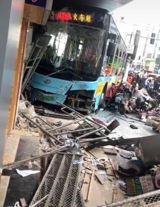 4·8南昌公交失控撞人事故