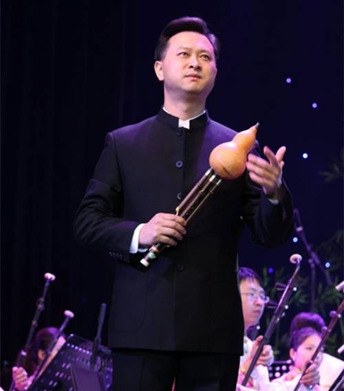 李春华（云南省摄影家协会任秘书长）