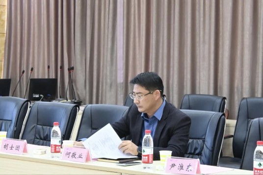 何敬业（淮安大学学生处处长）