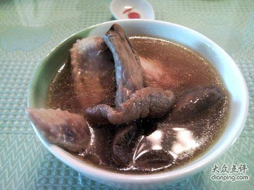 红菇炖鸡汤