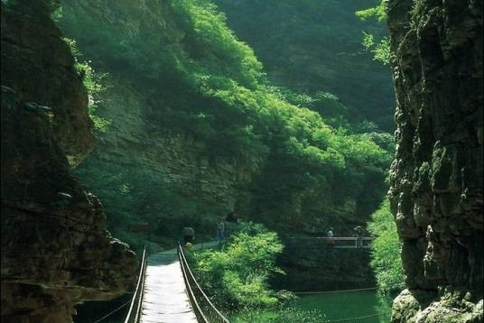 鱼子山