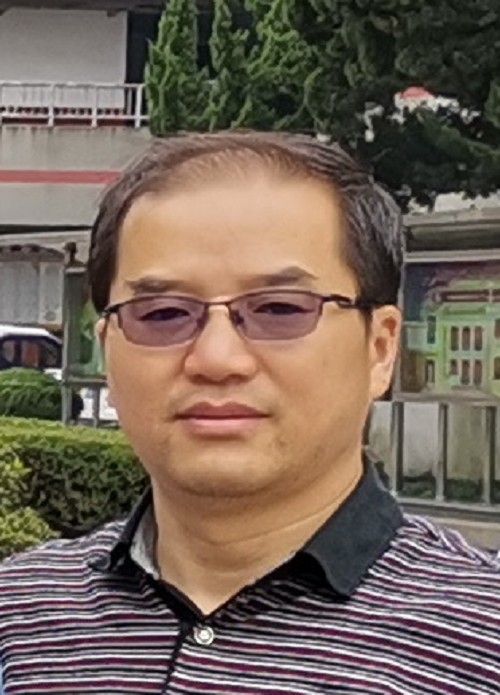 刘兵(安庆市第二中学党委副书记、校长)