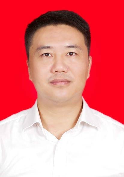 雷鹏（上海青浦发展（集团）有限公司党委副书记、总经理，上海市西软件信息园投资开发有限公司总经理）