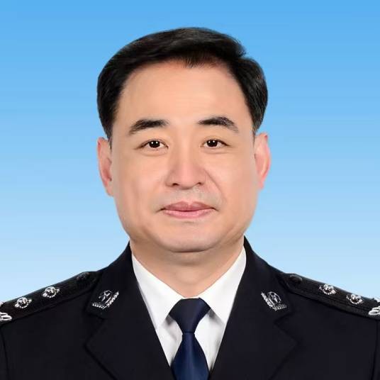董晓飞（山东省公安厅党委委员、副厅长）