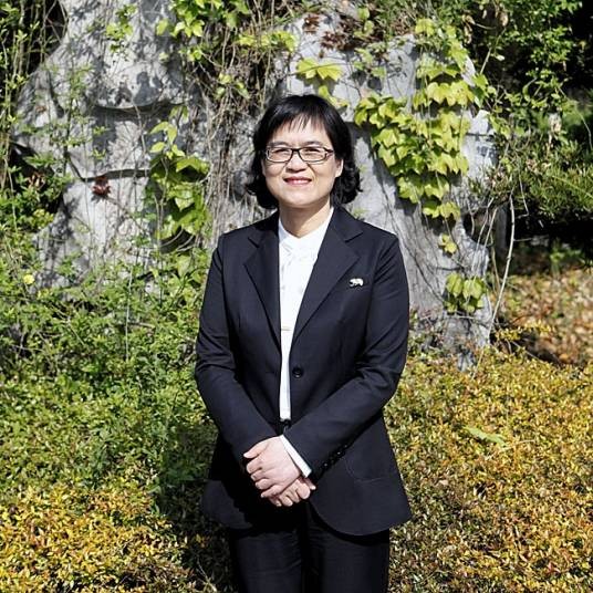 张江英（杭州市长河高级中学党委书记）