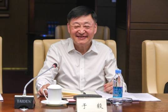 于毅（贵州省人民政府原副秘书长、贵州省人民政府驻北京办事处原主任）