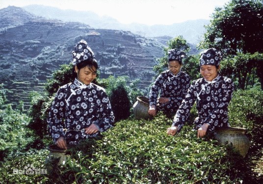 龙岗镇（广东省梅州市丰顺县辖镇）