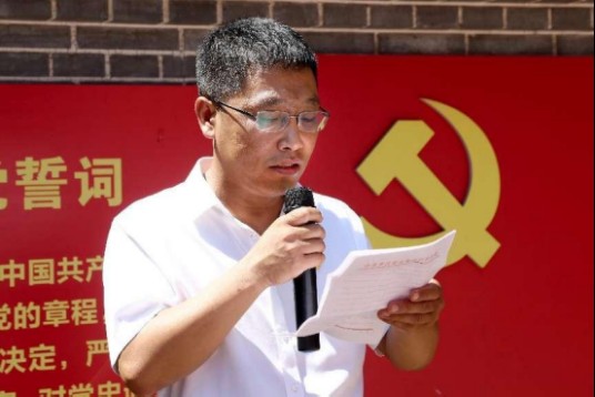 刘新宇（吕梁市贺昌中学语文教师）