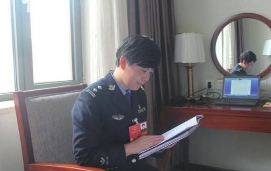 杨蓉（第十四届全国人大代表，山西省太原市公安局杏花岭分局三桥派出所副所长）