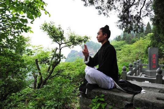邓小坤（武当三丰派第十五代传承人、武当山非物质文化遗产传承人）