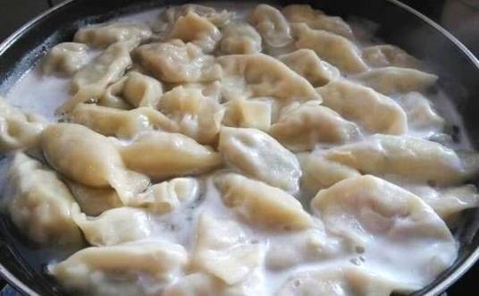煮饺子