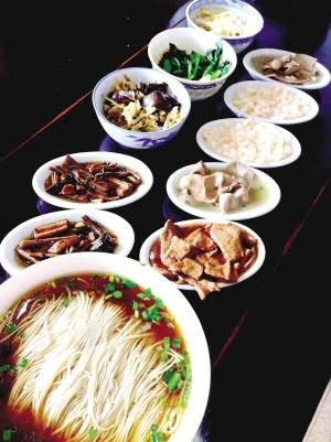 苏式汤面（苏州传统汤面，以汤头、面条、浇头为三要素）