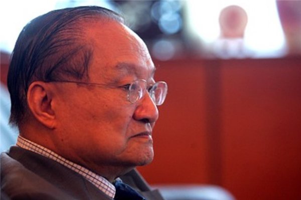作家金庸和诗人徐志摩有怎样的一层关系?
