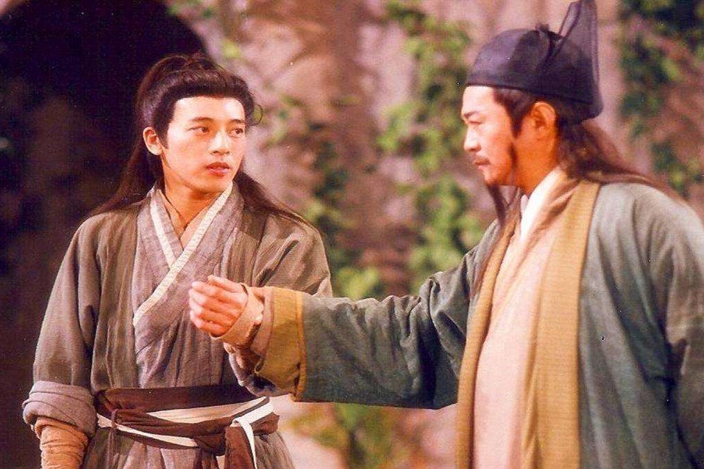 都说岳不群变坏是被令狐冲逼的,真的是这样吗?