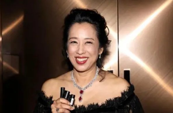 百亿家产无人继承,罗康瑞抛弃前妻,朱玲玲为什么不争不抢成了赢家?
