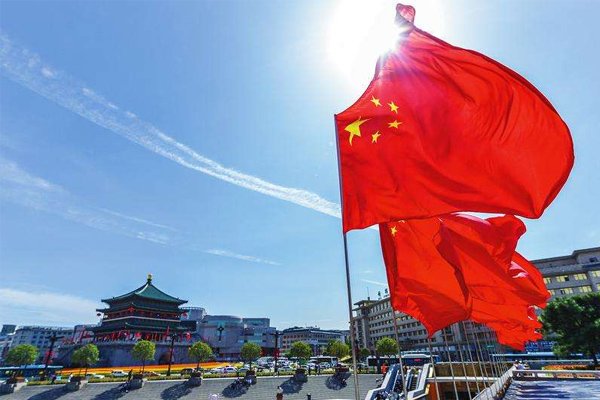 赞美“国旗”的诗句有哪些？
