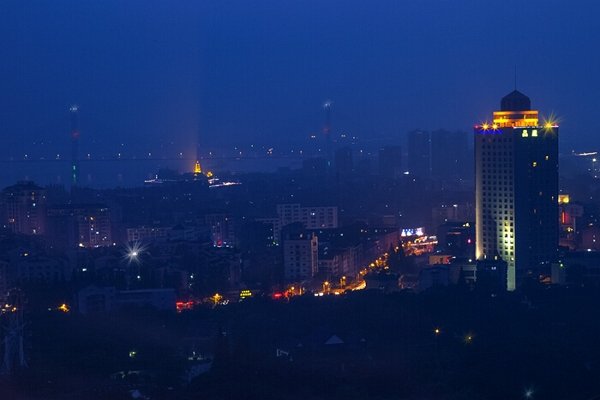 十二个时辰里面，午夜和子夜具体指的是什么时候?