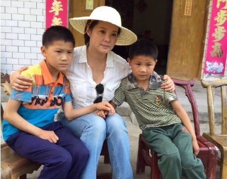 45岁袁立远嫁加拿大，却遭遇家暴，如今一脸臃肿似大妈，她经历了啥？
