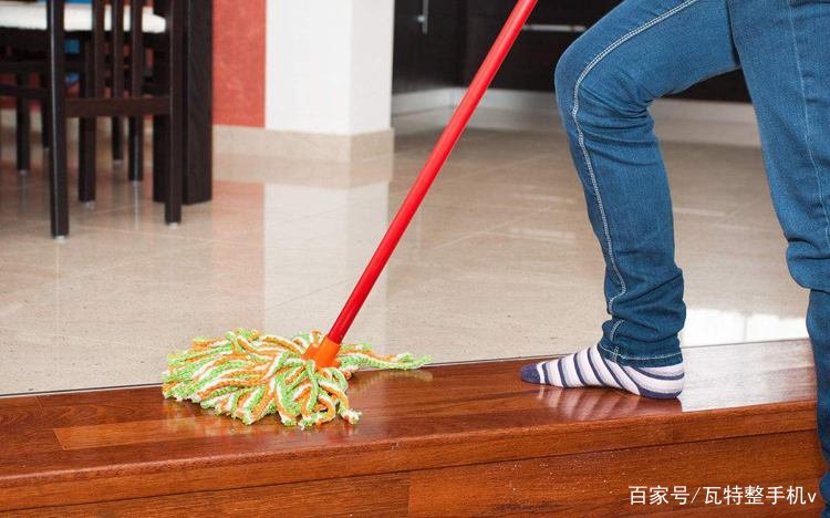 家里的地面总是脏，用什么拖地最干净？