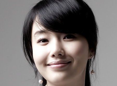 李孝利拿扇子跳舞的那首歌叫什么名字啊?