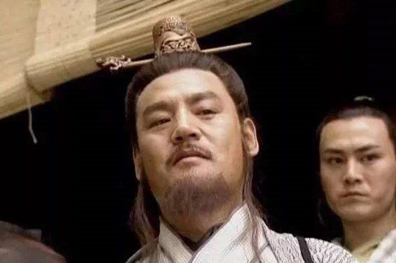 都说岳不群变坏是被令狐冲逼的,真的是这样吗?