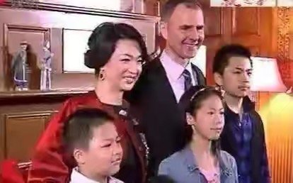 金星三个孩子罕见曝光,孩子的父亲是谁?