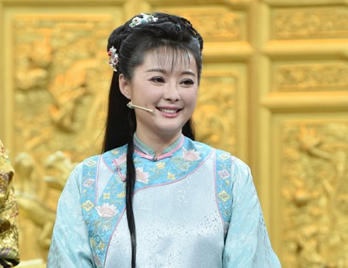 45岁袁立远嫁加拿大，却遭遇家暴，如今一脸臃肿似大妈，她经历了啥？