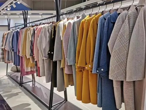 网上有很多专柜折扣的服装是正品吗?