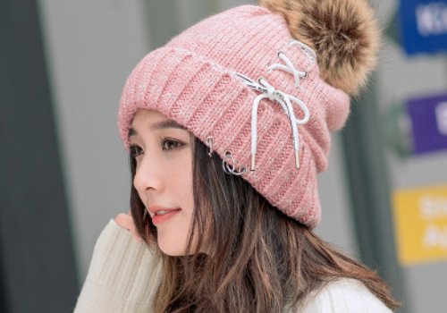 方脸适合戴什么帽子？