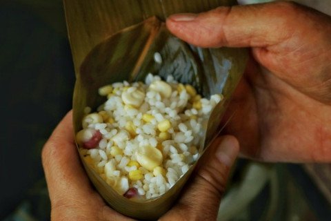 介绍一下包肉粽的肉米拌料怎么拌好吃？