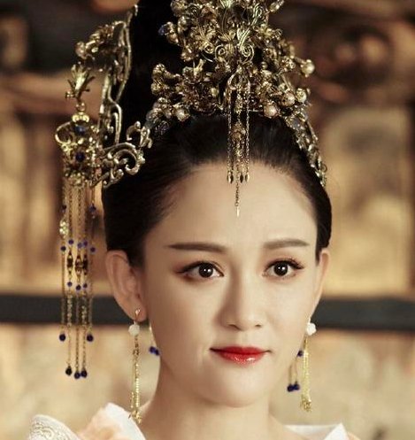 中国历史上“一门三皇后”指的是哪个家族?