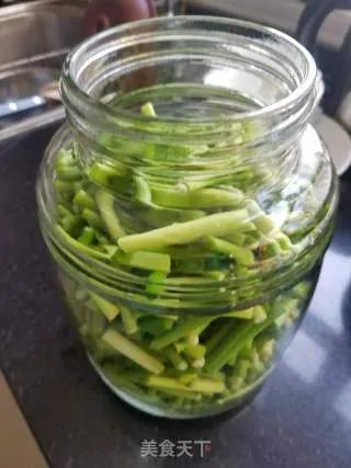 腌糖醋蒜苔