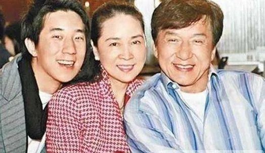 成龙有几个老婆?