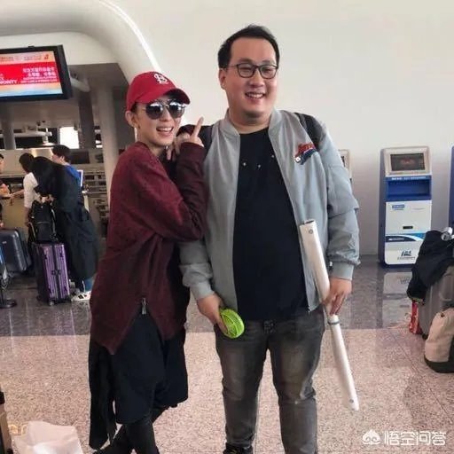 为什么戴佩妮演唱会因为男歌迷演唱车祸而意外大火?