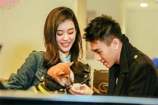 奚梦瑶疑似产双胞胎，何猷君只公开儿子，是否 意味着豪门特别重男轻女？