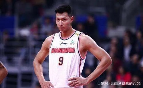 易建联主动降薪百分之50,他不在乎钱吗?
