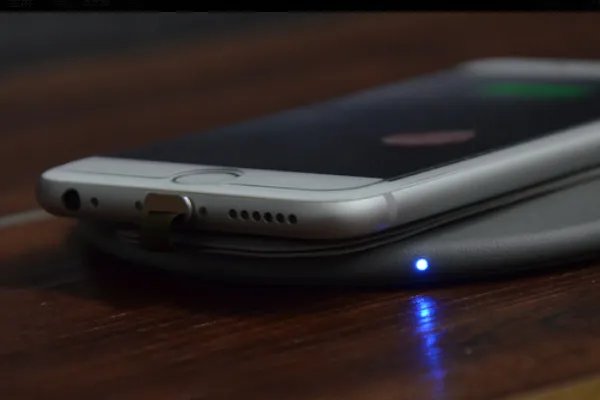如何看待iPhone12取消耳机和充电器这一做法？